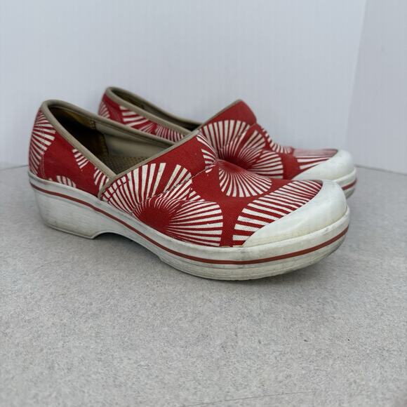 Dansko Shoes - Dansko Red Fan Pattern Vegan Comfort Clogs Women’s Slip On Canvas Shoes Size 38